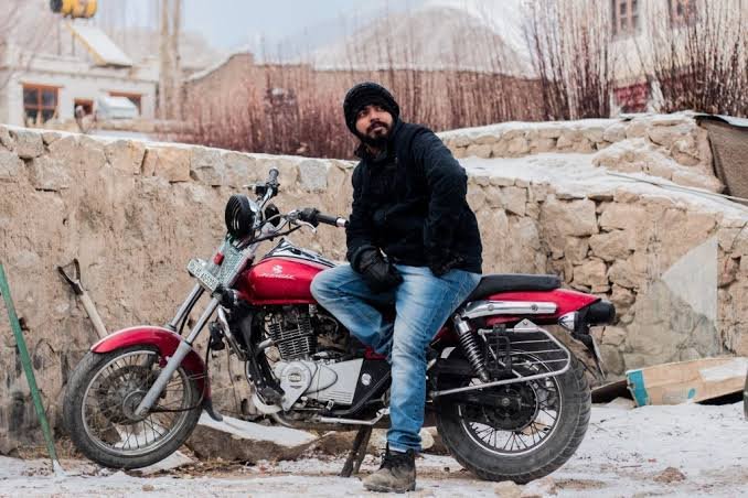 why do hands get cold on motorcycle ride
